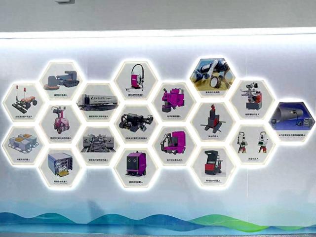 37款建筑机器狗 澎湃新闻记者 喻琰 图