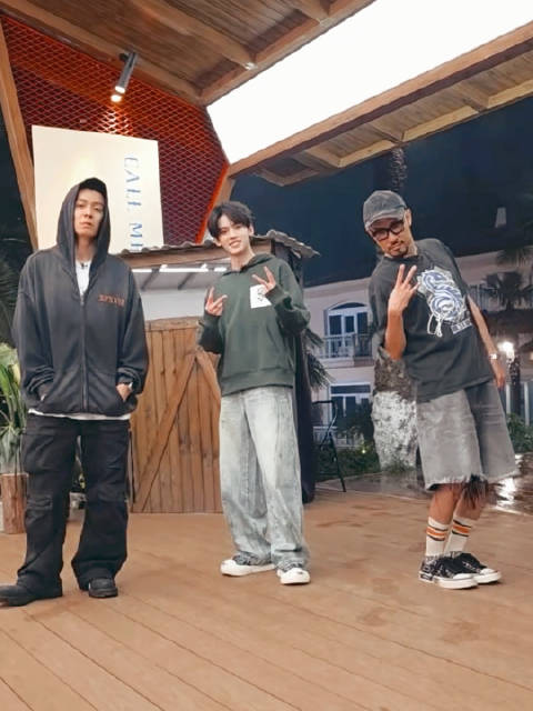 左航热狗周柏豪动作基础阵容就不基础，哈哈