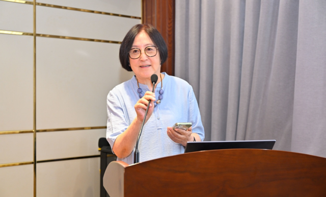 眼科学系系主任黎晓新介绍学系发展规划