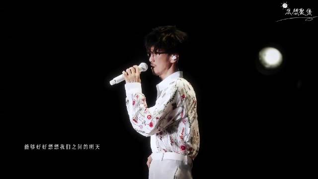 周传雄温柔献唱《我的心太乱》，岁月沉淀嗓音引回忆
