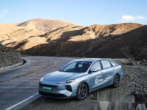 家用纯电别乱选！荣威纯电D6续航“反向虚标”，十万预算闭眼冲