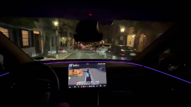 特斯拉FSD v14.1.3窄路通行速度媲美人驾