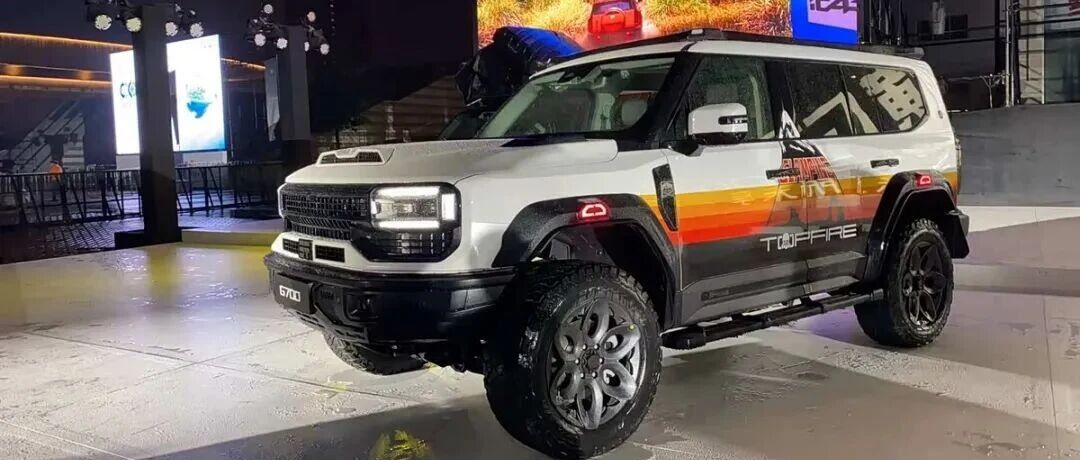 四驱“方盒子”SUV！2.0T、795牛·米，满油满电续航1400km，豹5/BJ40又来对手了？