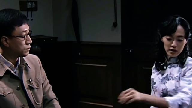 孙红雷姚晨《潜伏》演绎高压谍战,余则成耐心应对翠萍