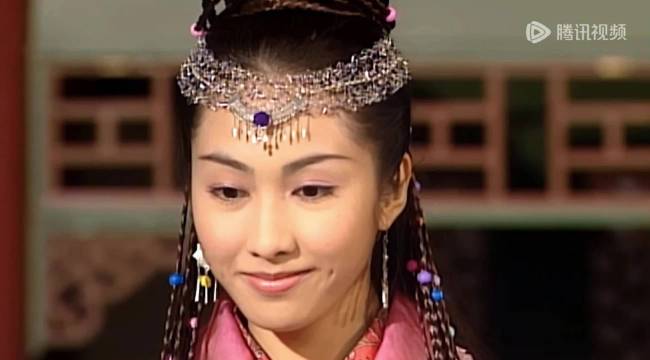 黎姿版赵敏真是又美又飒，特别是那个梨涡带着浅笑