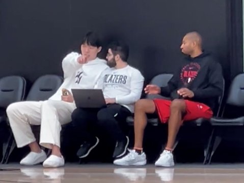 杨瀚森在美最新动态！与刘维伟见面，与球迷单挑2k，英语进步神速