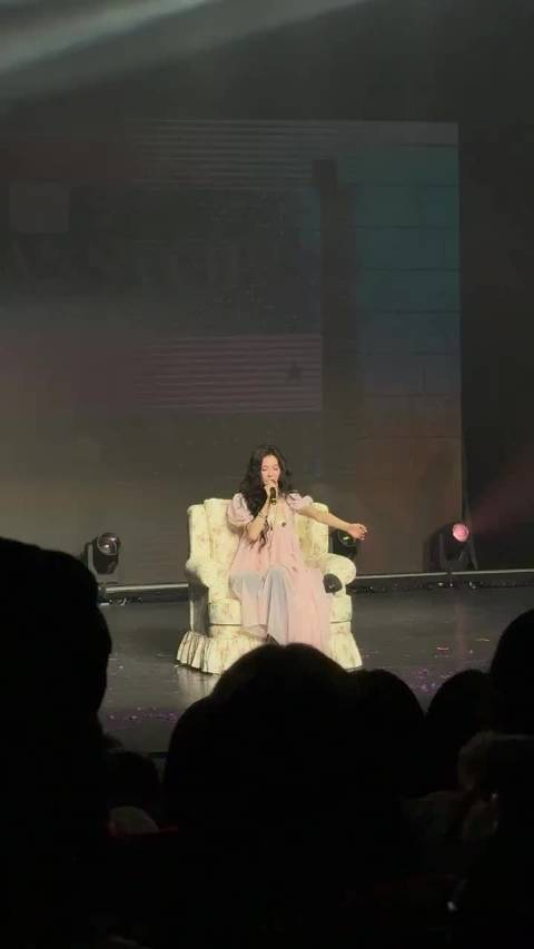 浪姐团建为宋妍霏打歌,马吟吟黄英等评论区花式应援