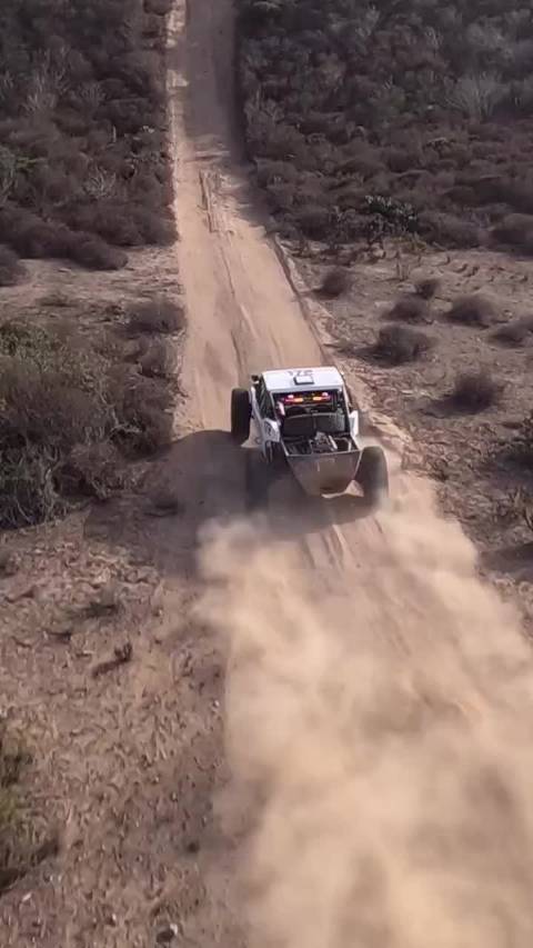 baja拉力赛车，在飞起来的那一刻，意义找到了