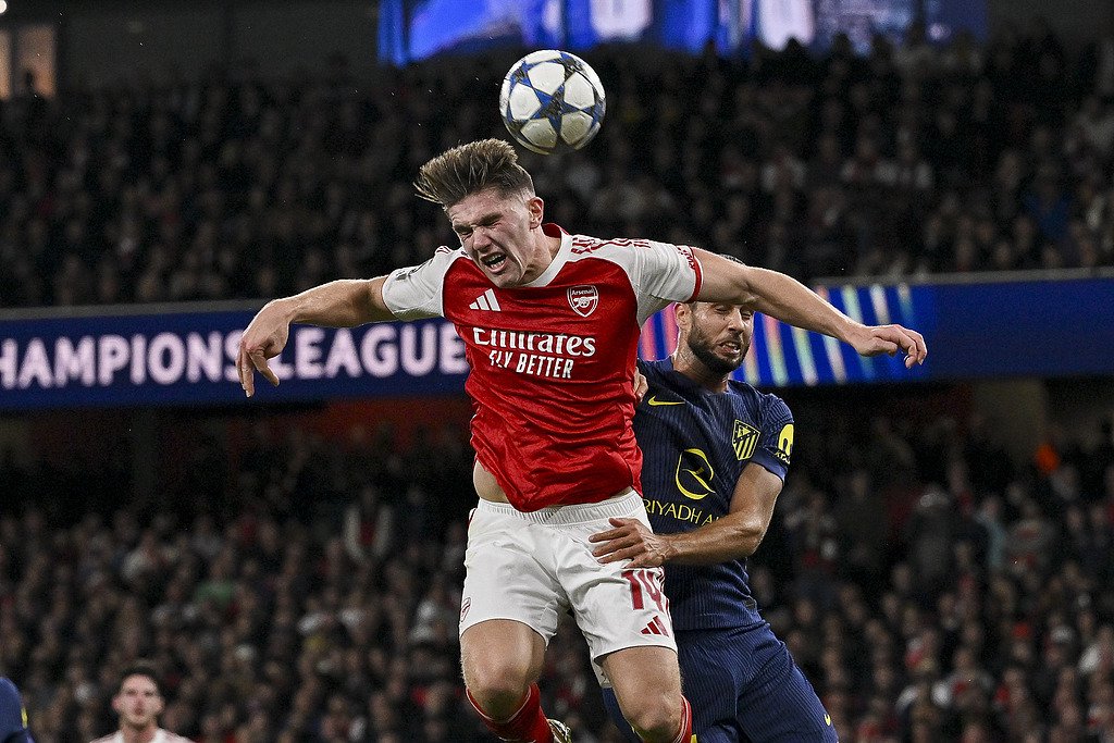 哲凯赖什的身体对抗让马竞防线不堪重负。