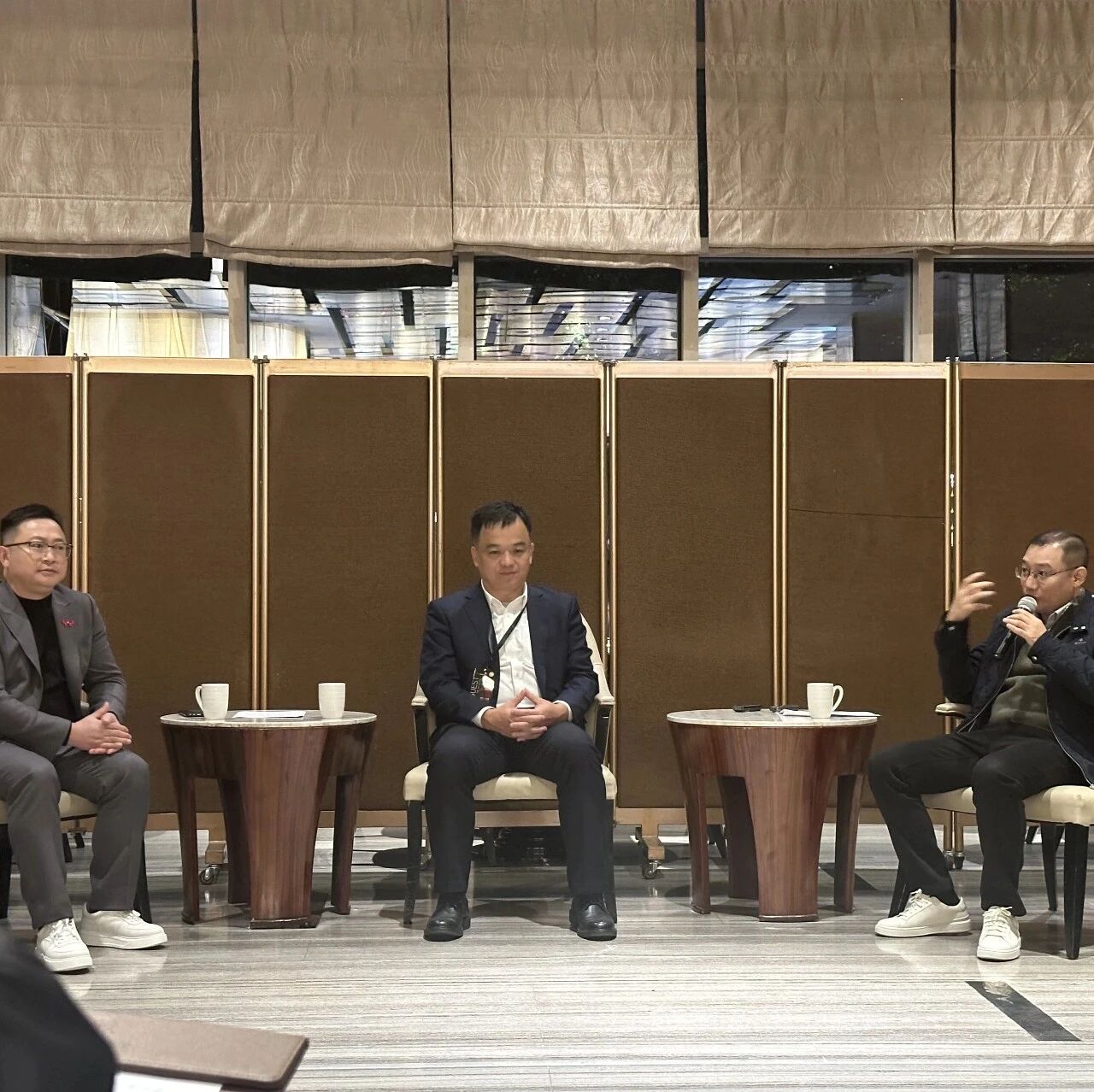 五菱推出“亲生仔”埃尚，3.98万起售欲硬刚宏光MINIEV