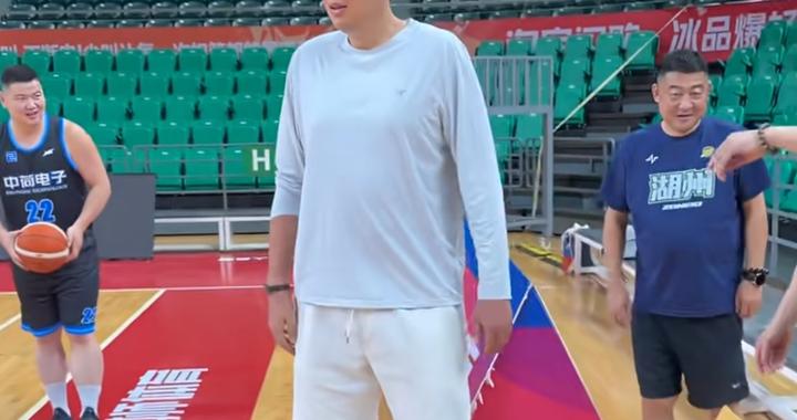 44岁莫科近况：成为优秀教练，再婚娶蝶后，家庭生活幸福美满