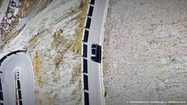 何小鹏带队新款X9成功挑战意大利48道魔鬼弯