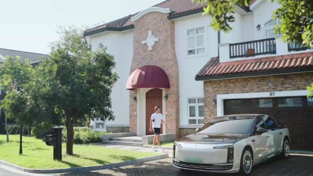 张之臻与费德勒李娜同场挥拍，展现网坛顶流交流