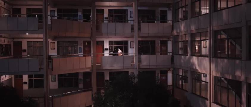 迪丽热巴杨洋《你是我的荣耀》后背抱深情拥吻