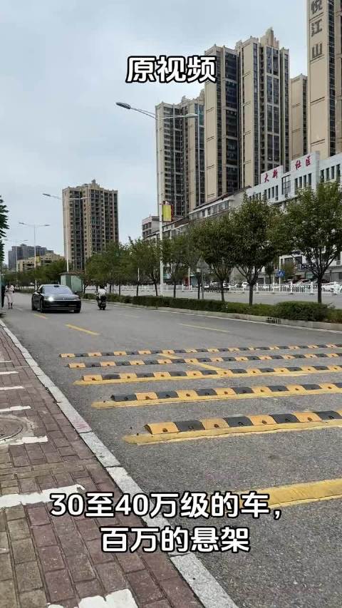 享界S9T融合轿车操控SUV空间与华为智驾4.0