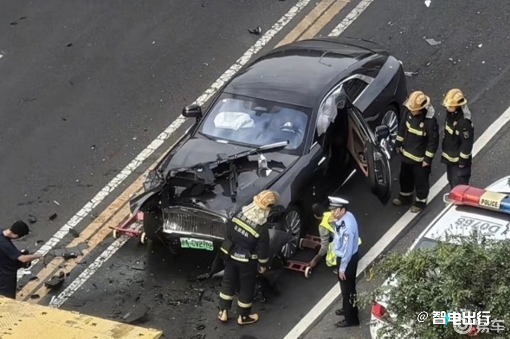 陈震劳斯莱斯闪灵ACC失效撞车！采用宝马智驾系统