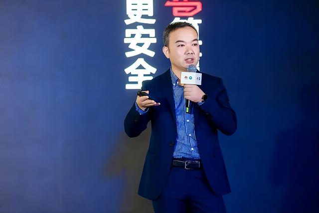 华为云基础设施首席架构师 王波