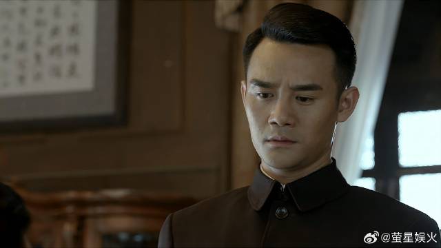 毒蛇给毒蜂下马威 哪料毒蜂却不吃这套，都是人精啊！