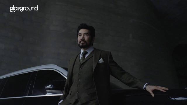 费翔登男人装十月刊封面，代言零跑旗舰D19