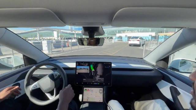 特斯拉FSD要到拉斯维加斯隧道里飙