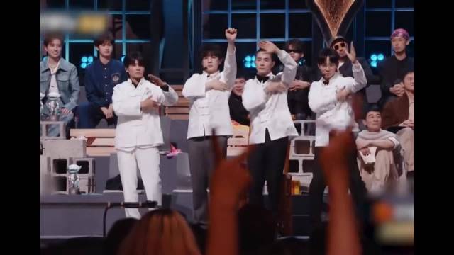 李承铉、张晋、胡夏、早安、陈小春拉票秀《披荆养生堂》，祝大家身体健康！