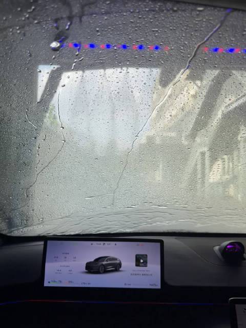 智界R7车主鸿蒙大酒店免费洗车解雷达堵塞困扰