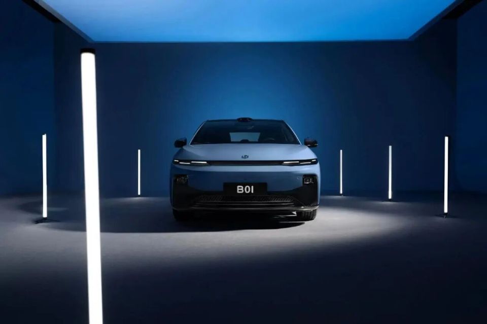 激光雷达+零重力座椅 再加FSD 只要10万块 自主卷的飞起