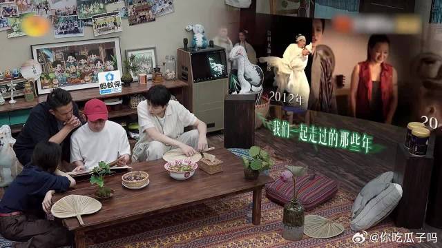 黄磊翻看老照片，看到朱媛媛时只说了两个字，却让人泪目