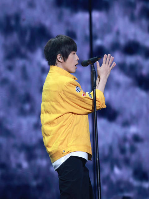 五月天厦门演唱会首日阿信麦架版《香水》引燃现场