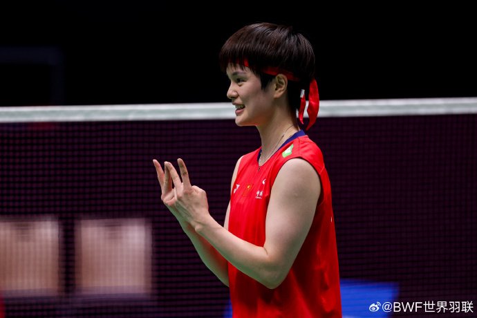 法国羽毛球公开赛女单半决赛，王祉怡21-14 20-22 21-14韩悦，成功晋级决赛