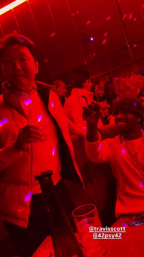 Travis Scott和 PSY还有CL、Anya Taylor Joy 在韩国Club