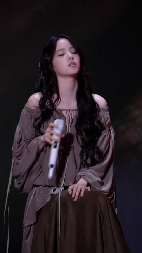 欧阳娜娜《风筝》舞台8秒长镜头惊艳全场