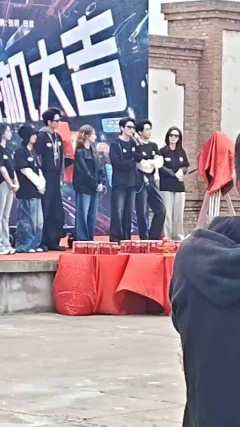 张康乐交换人生开机照 大背头戴墨镜好酷好帅 期待张康乐林桉