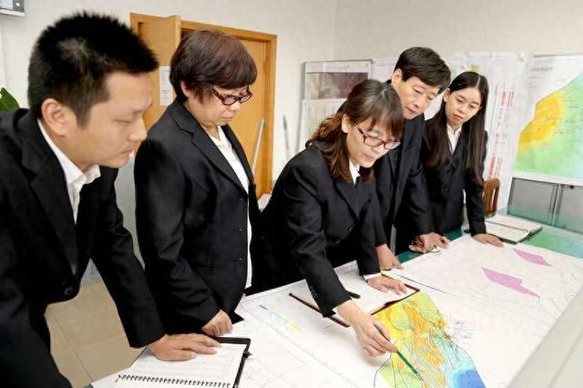华北油田公司深入开展“双师带徒”,促进青年员工素养技能双提升。受访者供图