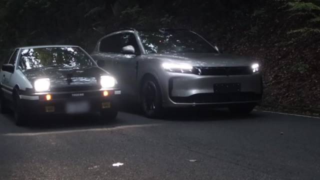 岚图FREE+与AE86日本同场竞技，新能源对决经典JDM