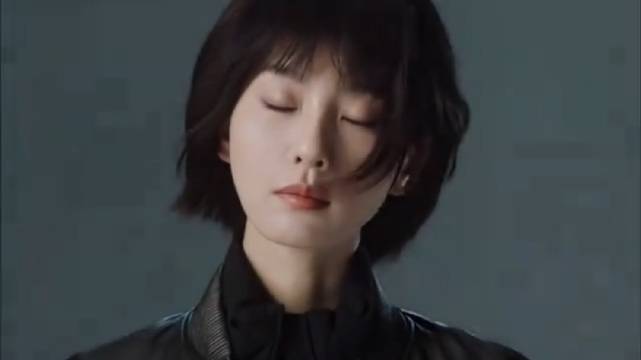 刘诗诗新剧短发清冷长发沉静，眼神拉扯悬疑感十足