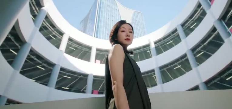 网友义乌偶遇韩雪生图气质佳