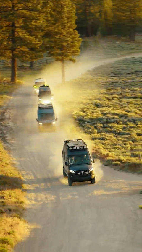 视频：别看一个奔驰一个福特，北美落地都得10万刀以上了，赤鸡不赤鸡？