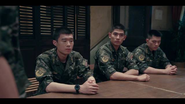 张岚班长出任务被击中，以身筑防线