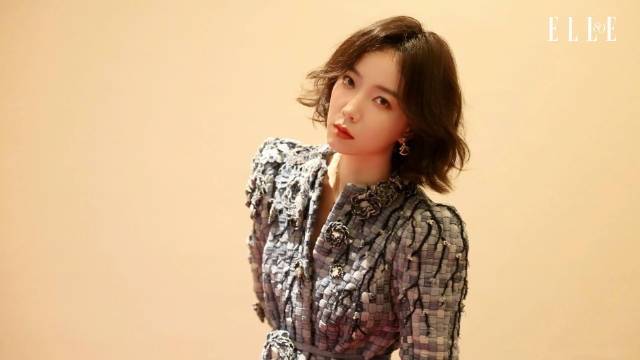王珞丹亮相ELLE风尚大典，共庆80周年盛典