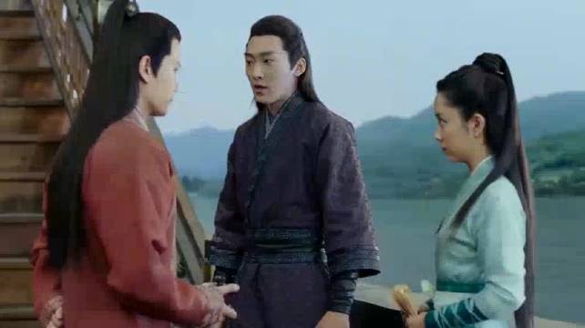 锦衣之下：今夏打趣说和大杨凑合过，陆绎吃醋，立马下来把她带走