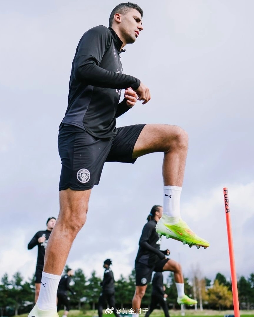 今日曼城训练图集