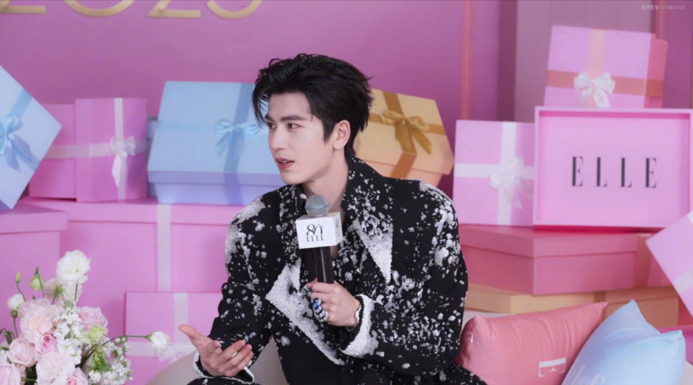 张凌赫后台直播采访cut:属于易胖体质，喜欢的科幻电影《星际穿越》