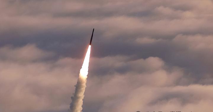 “飞行的微型切尔诺贝利”！特朗普提醒：美国核潜艇在俄罗斯附近