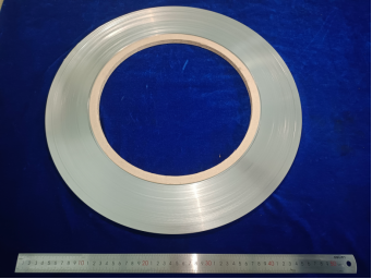 中国科学院金属研究所制备的千米级基带 图源其官微