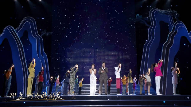 万茜王耀庆重阳献唱《一盏灯火一个家》寄思念