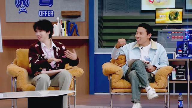 王子奇听闻全员加速中录制趣事，兴奋期待与黑衣人battle