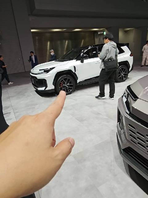 丰田全新一代RAV4 即将在中国国产生产，提前一镜到底先看一下它的实际表现吧