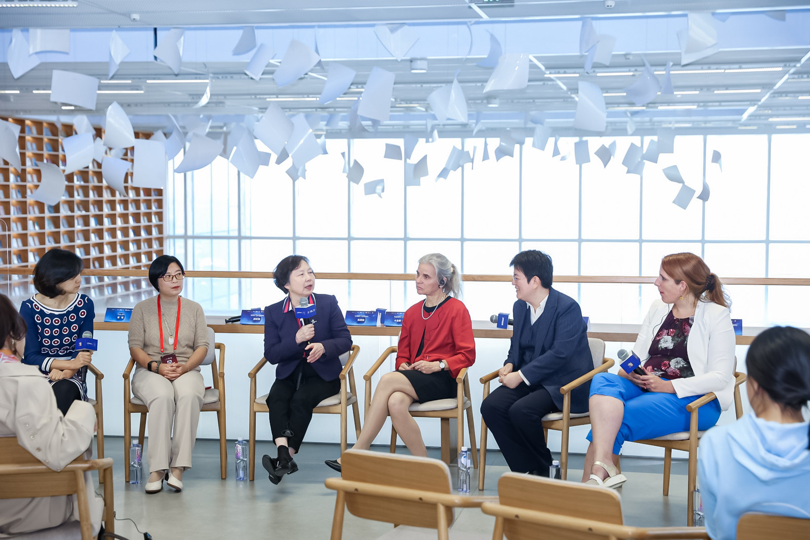 现场嘉宾分享科研路上的“关键时刻”