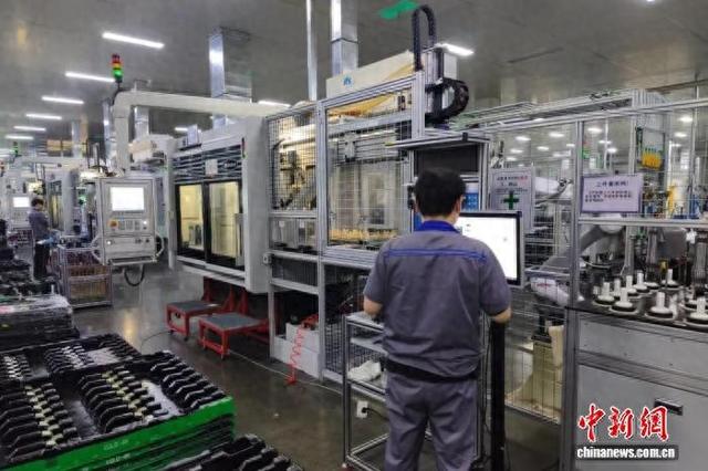 马鞍山经开区一家汽车齿轴生产企业车间。(资料图)马鞍山经开区 供图